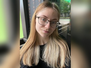 Visit Aliska profile