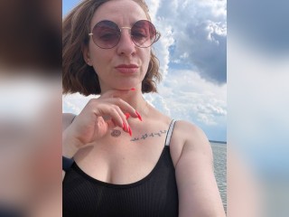 Visit VelvetPeach profile