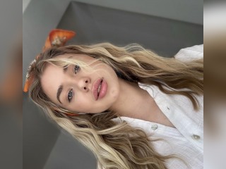Visit aangeell profile