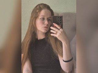 Visit sweetiefoxxxy profile