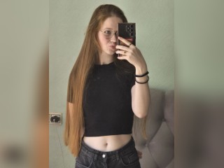 Visit sweetiefoxxxy profile