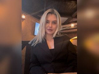 Visit alisasaint profile