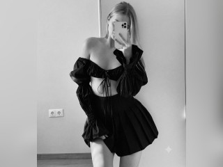 View MissVanessa profile in Girls - A Little Shy category