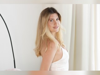 View AryaAltken profile in Glamour Girls category