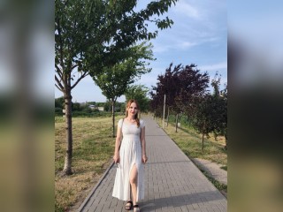 Visit LisaBlonde profile