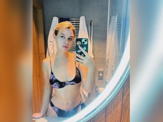 Visit alisasaint profile