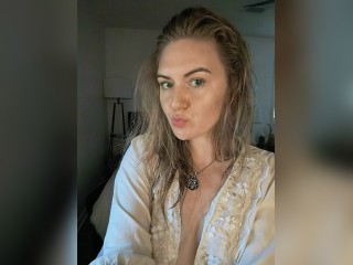 Visit xVelvetDaisy profile