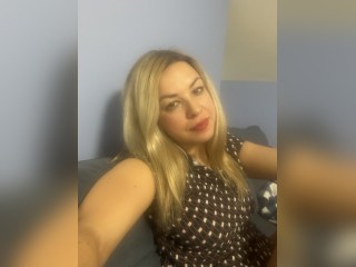 Visit AriannaVey profile