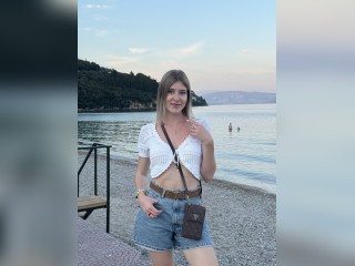 View LadyInShadow profile in Long Term or Marriage category