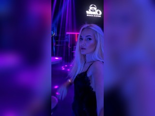 Visit ScarletLuxe profile