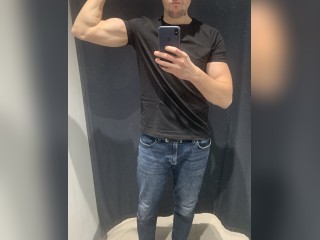 View RockStar1731 profile in Men category