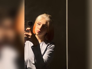 View SweetieLolla profile in Girls - Not So Shy category