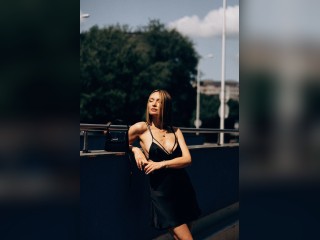 Visit TheTitsQueen profile