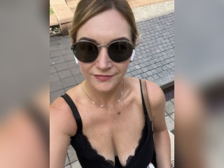 View LilyLove25 profile in Long Term or Marriage category
