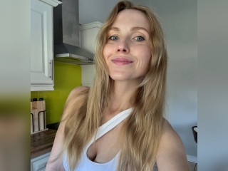 View Luscious profile in Make New Friends category