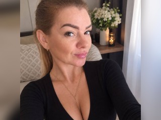 Visit EmiliaLynn profile