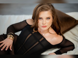 View MiyaParker profile in Glamour Girls category