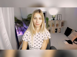 Visit LauraPurr profile