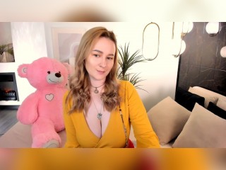 View EmmaBloomm profile in Girls - Not So Shy category