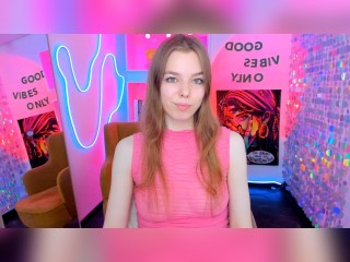 View TinaTayylor profile in Strip HiLo category