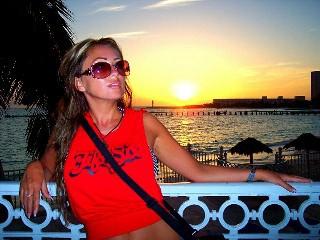 Find your cam match with Rhonna