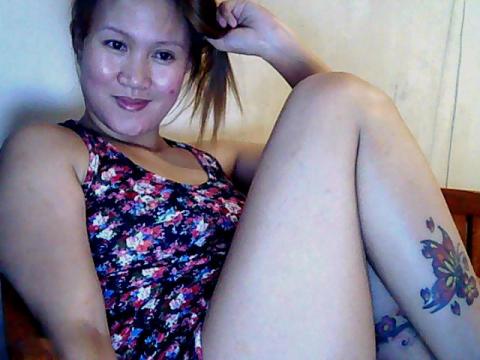 Start video chat with sexyakire: Legs, feet & shoes