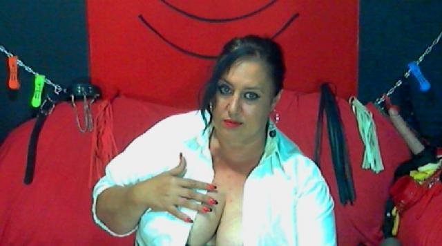 Webcam chat profile for cutebbwforyou: Leather
