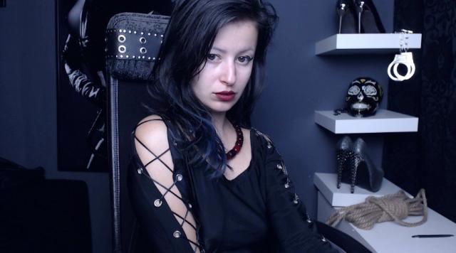 Find your cam match with MissReine: Humor
