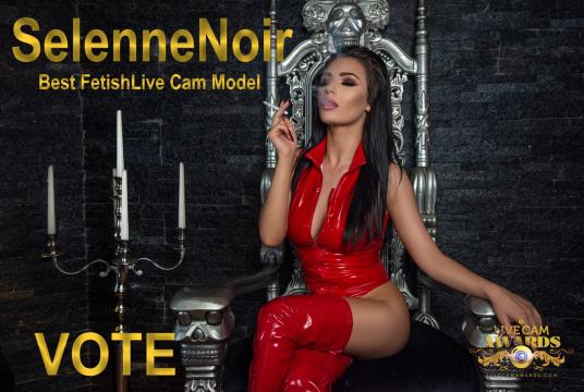 Find your cam match with SelenneNoir: Strap-ons