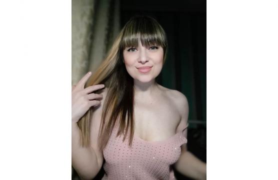Connect with webcam model Margo3201