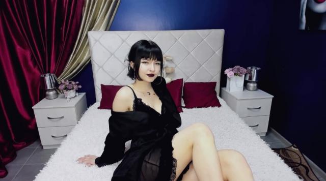 Find your cam match with ViollaBlack: Strip-tease