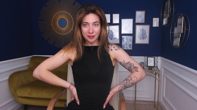 Connect with webcam model SloaneWill1: Kissing