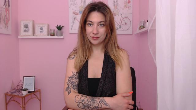 Connect with webcam model SloaneWill1: Piercings & tattoos