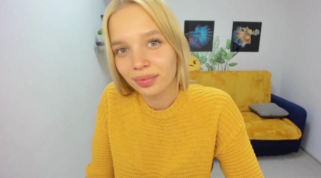 Connect with webcam model NatashaSmily: Lingerie & stockings