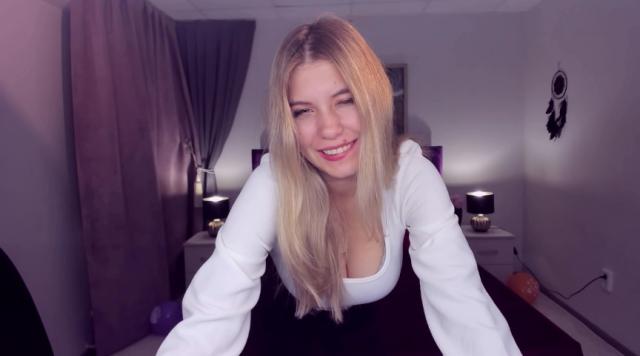 Find your cam match with CameliaBrown: Lingerie & stockings
