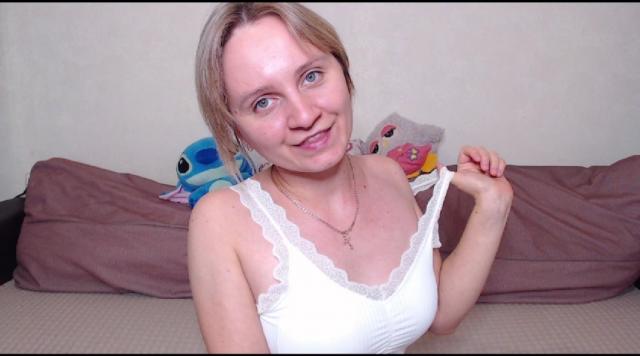 Why not cam2cam with goldilockshot: Kissing