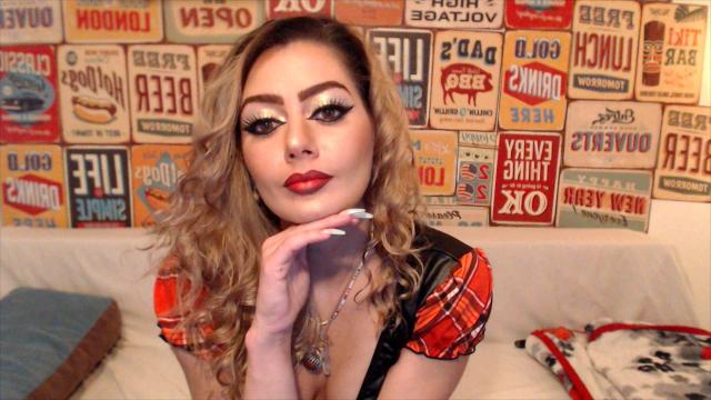 Webcam chat profile for QueenJessica: Cross-dressing