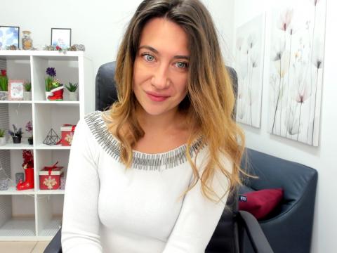Explore your dreams with webcam model SloaneWill1: Piercings & tattoos
