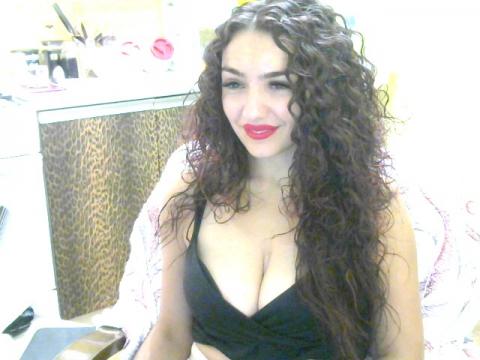 Find your cam match with LittleKitty555: Outfits