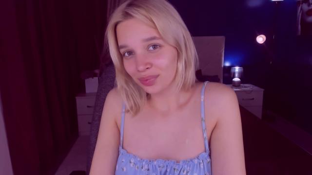 Why not cam2cam with NatashaSmily: Kissing