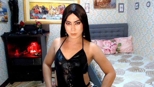 Adult webcam chat with CravingContessa: Leather