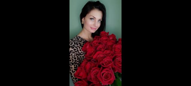 Find your cam match with WomanForU