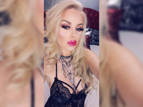Connect with webcam model DivineGoddess: Strip-tease