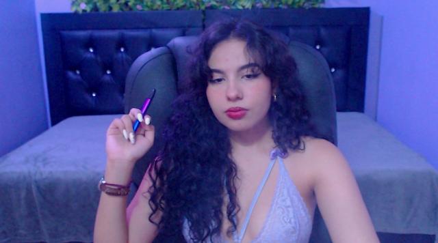 Connect with webcam model AngelicaWinter: Lingerie & stockings