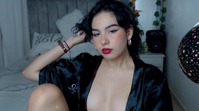 Adult chat with AngelicaWinter: Leather