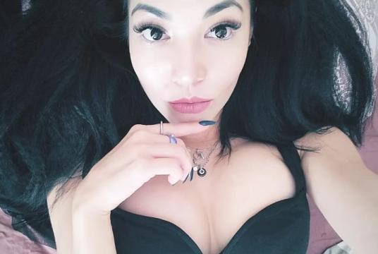 Find your cam match with BerryBlue22: Squirting