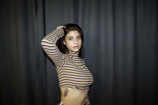 Connect with webcam model MaryTurner: Piercings & tattoos