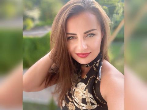Connect with webcam model 00Ksima: Outfits