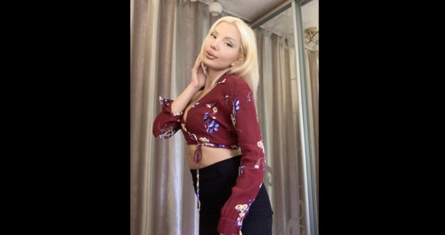 Welcome to cammodel profile for alyana21: Dancing