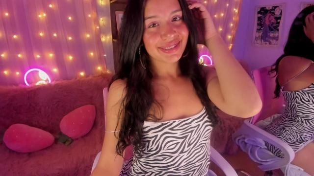 Connect with webcam model MiaaRose: Strip-tease